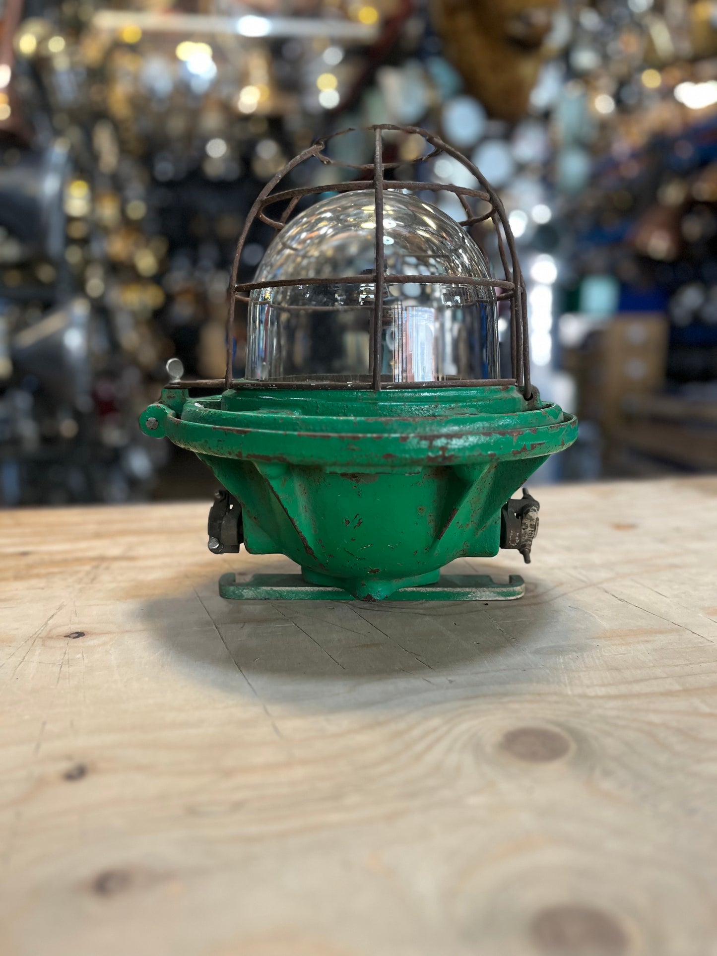 PERFECLAIR Paris Green Iron Medium Passageway Light