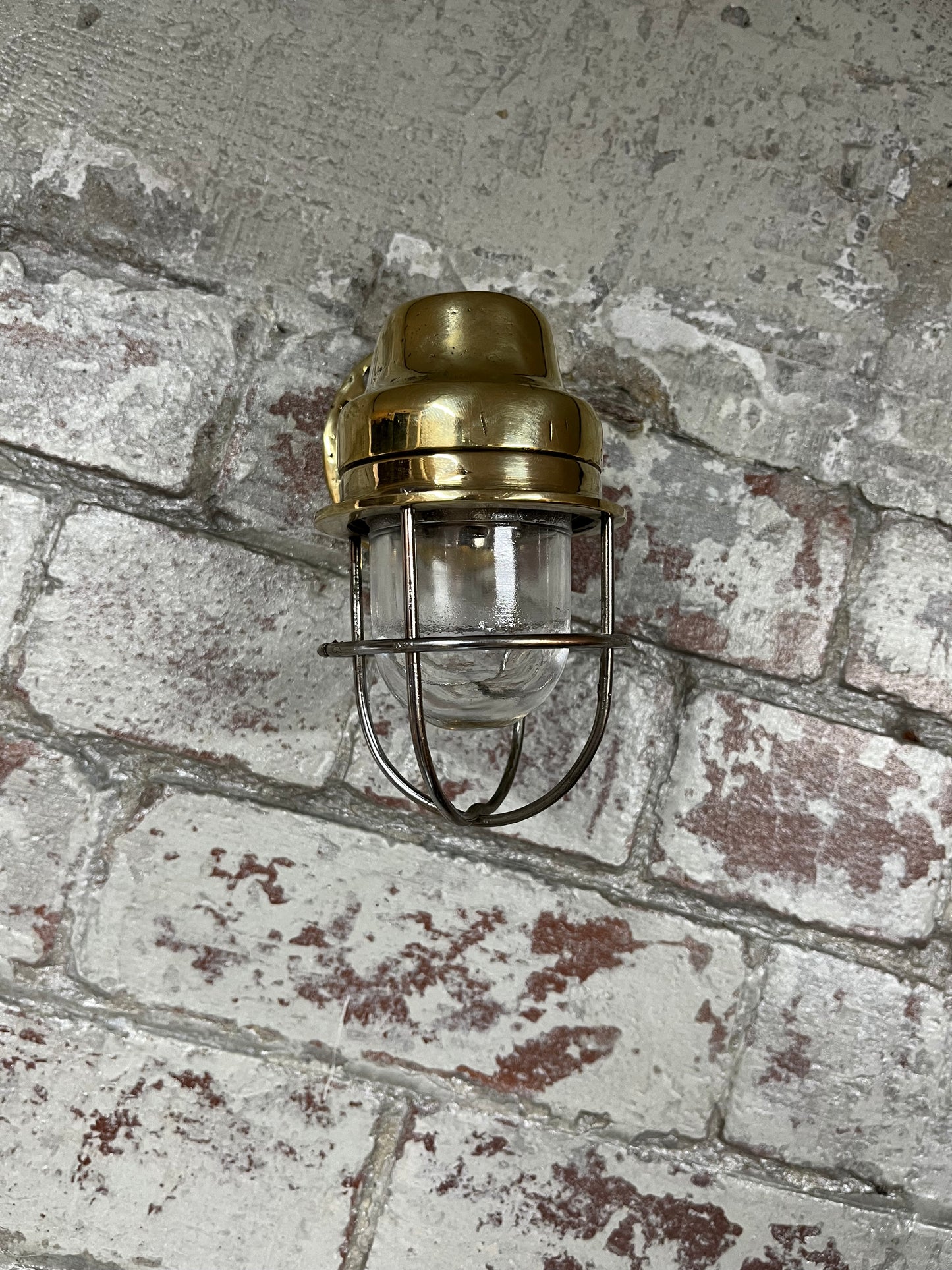 Small Brass 90 Degree Passage Light