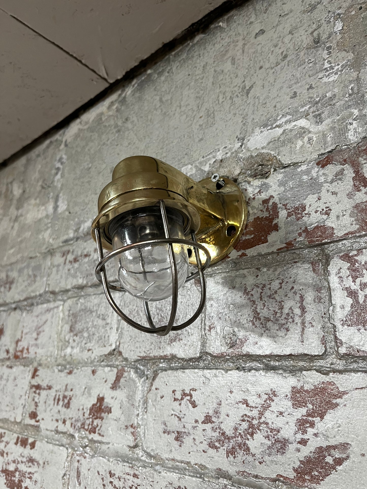 Small Brass 90 Degree Passage Light