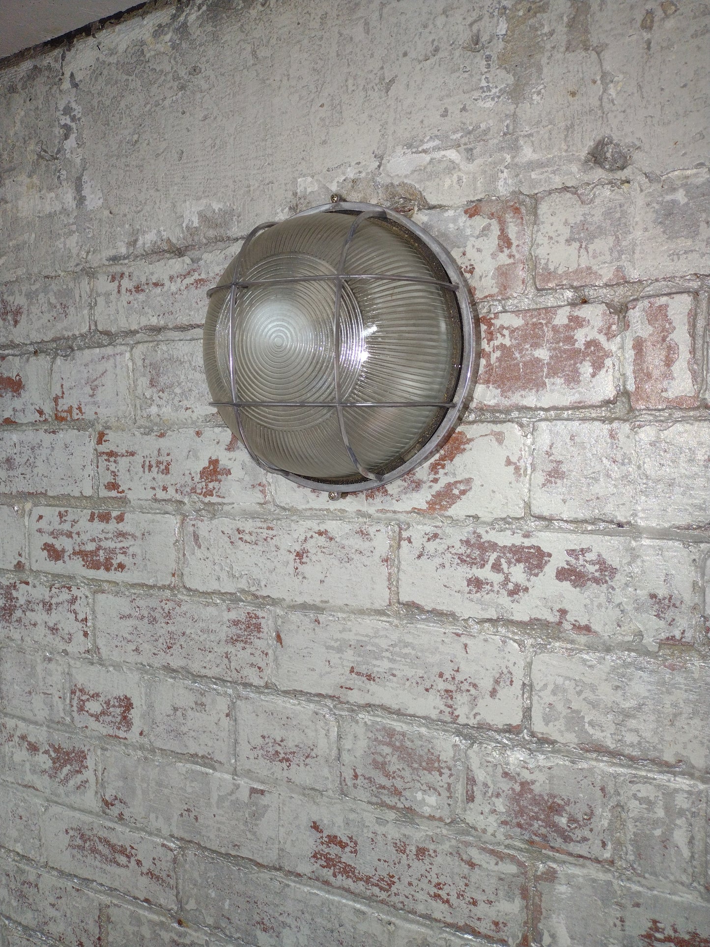 Steel and Aluminium Circular Bulkhead Light