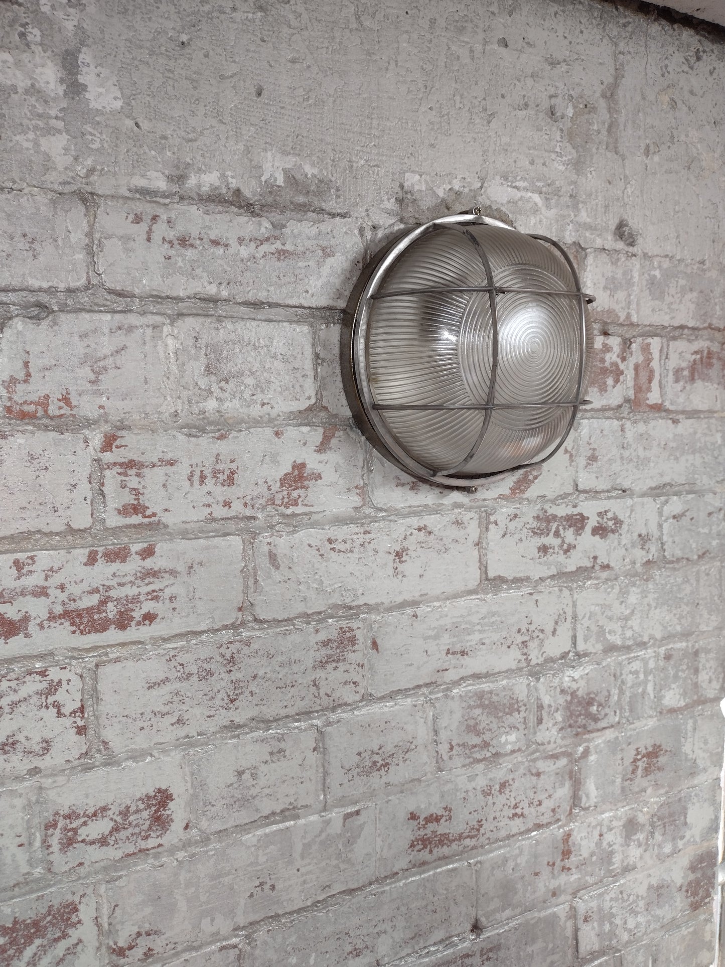 Steel and Aluminium Circular Bulkhead Light